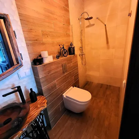 Brzozowa Skarpa - Dom Nad Jeziorem Apartament *